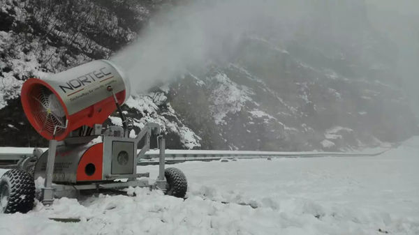 滑雪場(chǎng)造雪機(jī)